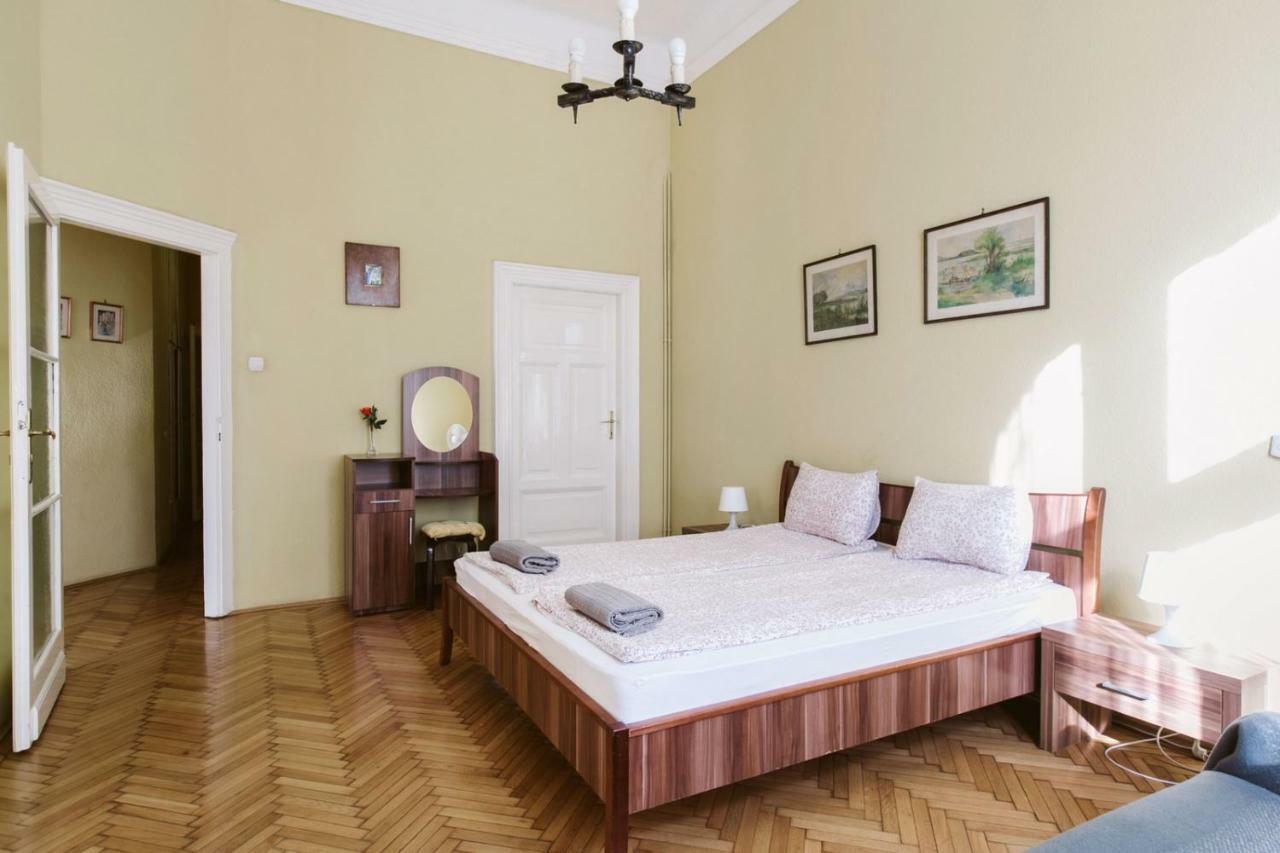 Chain Bridge Apartment Budapest Exteriör bild