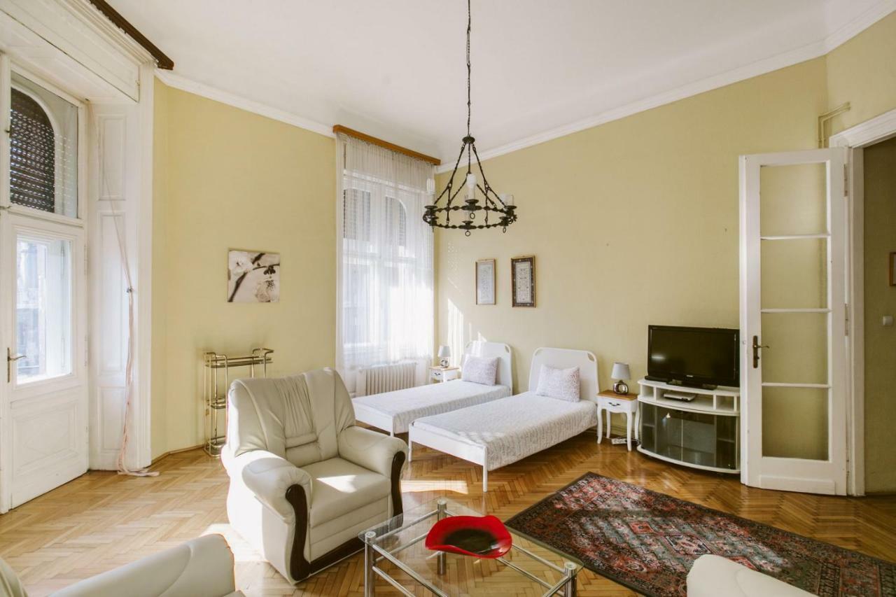 Chain Bridge Apartment Budapest Exteriör bild